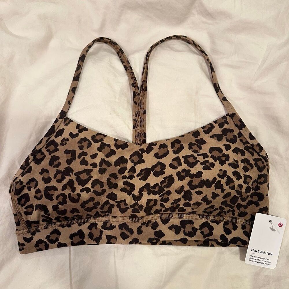 NWT 6 Leopard Brown Flow Y Bra A/C cup - Lululemon - NEW - size 6 / Medium